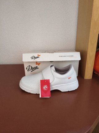 Zapatos Dian blancos para trabajo