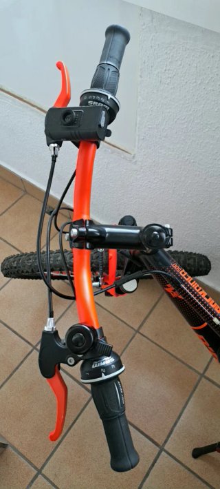 Bicicleta B-Twin 24 Negra y Naranja