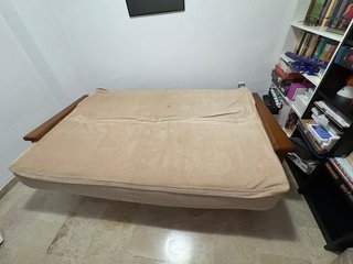 Sofá cama beige con cama supletoria
