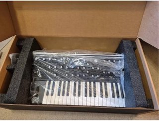 Moog Subsequent 37 Sintetizador