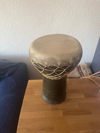 Tambor africano artesanal