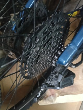 Bicicleta Montaña 29" Azul rueda trasera eléctrica