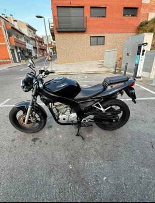 Daelim Roadwin 125 Negra
