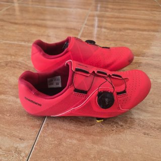 Zapatillas Shimano RC3 Rojas Talla 39 + Calas