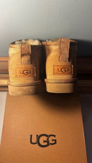 Ugg Classic Ultra Mini in camoscio 37