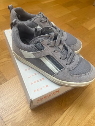 Zapatillas Geox J Vita niño T.32 con caja