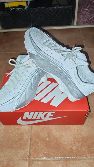 Nike Shox Blancas y Grises Talla 42