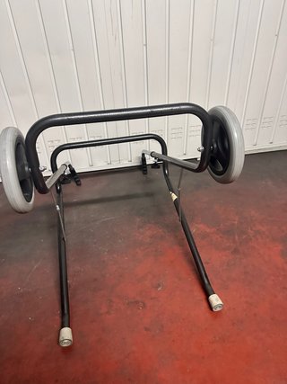 Andador para mayores con ruedas y como nuevo
