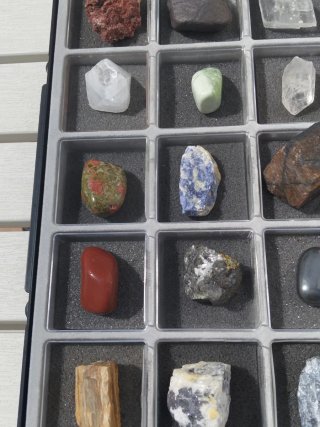 Caja de minerales National Geographic