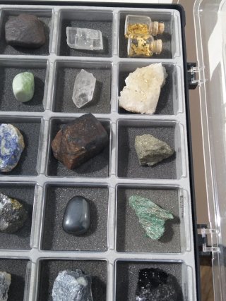 Caja de minerales National Geographic