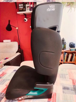 Silla coche Britax Römer. Alzador con respaldo.