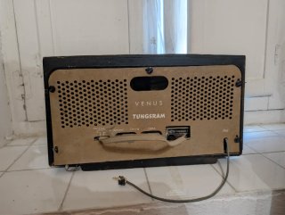 Radio Tungsram Venus ¡Con polvo de época!