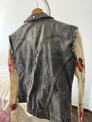 Chaqueta Desigual bordada talla 38