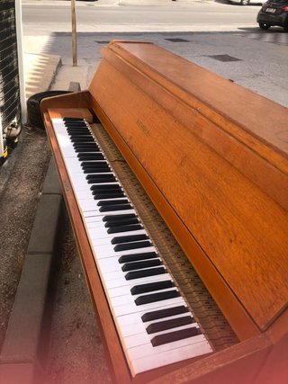 Piano de pared KEMBLE