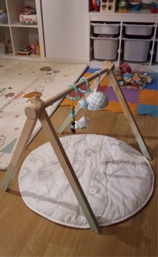 Gimnasio para bebé de madera