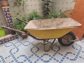 Carretilla de obra metálica