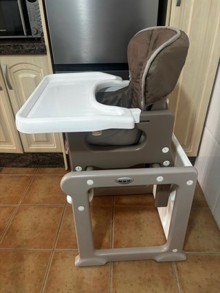 Trona Jané convertible en mesa y silla