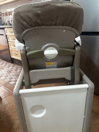 Trona Jané convertible en mesa y silla