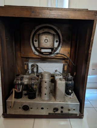 Radio Vintage Alemana. Restauración amateur