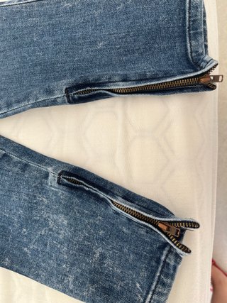 Lote 2 Pantalones Vaqueros SikSilk y Gianni