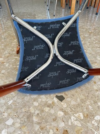 Silla Paco Capdell azul y madera