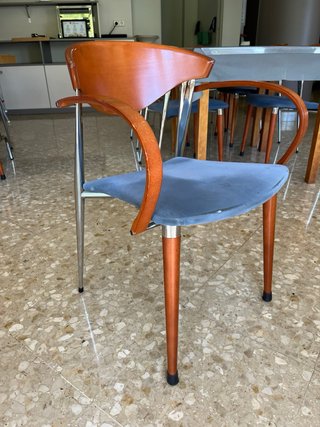 Silla Paco Capdell azul y madera