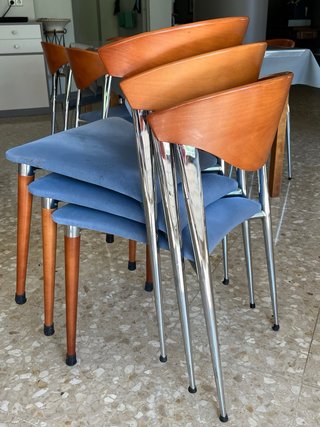 Silla Paco Capdell azul y madera
