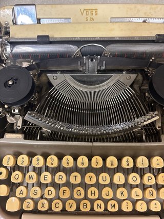 Máquina de escribir vintage Voss S24