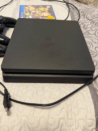 PS4 (PlayStation 4) Negra + Juego Naruto
