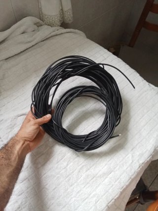 Cable de Fibra Óptica Negro