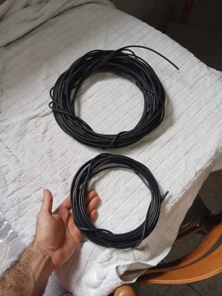 Cable de Fibra Óptica Negro