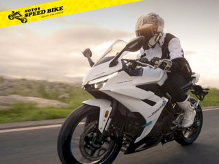 KOVE 350RR Deportiva Roja y Blanca - NUEVA