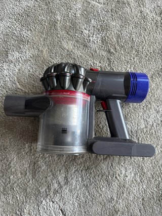 Aspirador de mano Dyson SV 10.