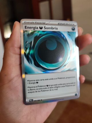 Carta Pokémon Energía Sombría 083/084 holográfica