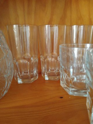 Juego de vasos altos y jarras
