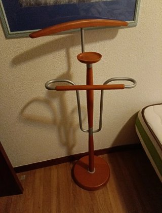 Galan de noche madera y metal