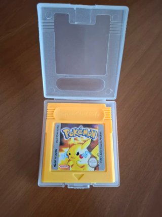 Nintendo Game Boy Color Amarillo Pokémon