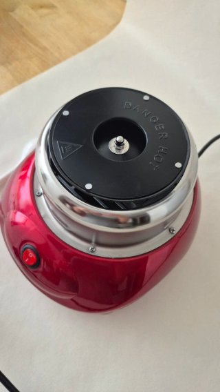 Máquina de algodón de azúcar Aygo roja