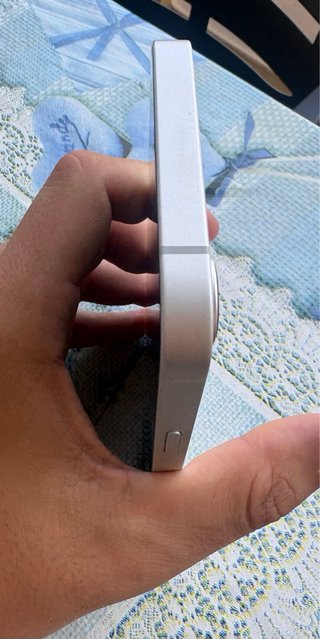iPhone 16e