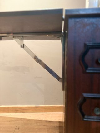 Mueble Sigma con Máquina de Coser
