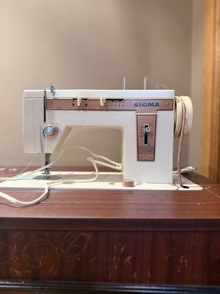Mueble Sigma con Máquina de Coser