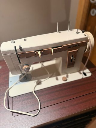 Mueble Sigma con Máquina de Coser