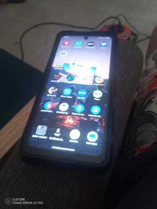Ulefone Power Armor 16 Pro con proyector