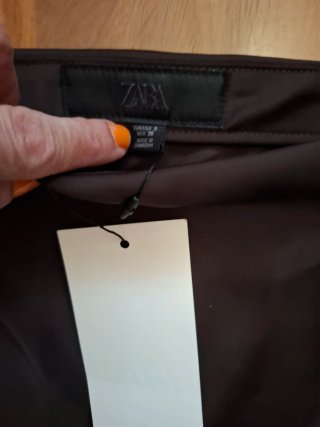 Falda Zara Satén marrón con Encaje