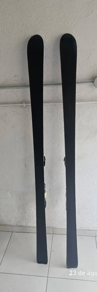 Esquís Atomic Outbreaker