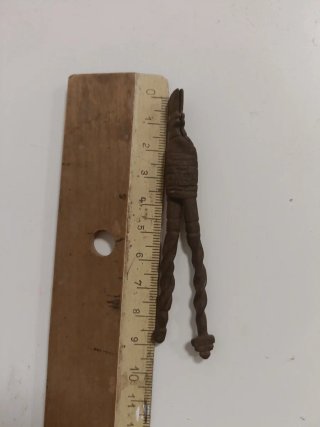 Tenazas antiguas pequeñas. Desconozco su uso.