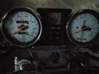 Daelim 125cc Cruiser Negra/Plateada