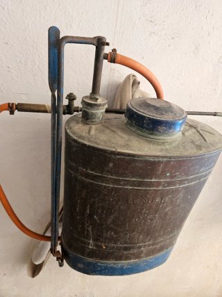 Sulfatadora mochila LENURB 1975