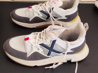 Zapatillas Munich grises y blancas