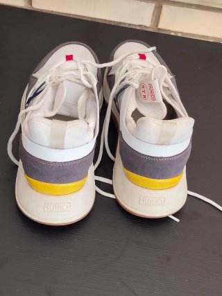 Zapatillas Munich grises y blancas